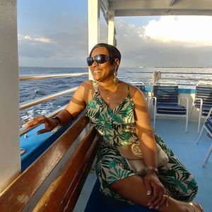 Meet your Posher, Robin